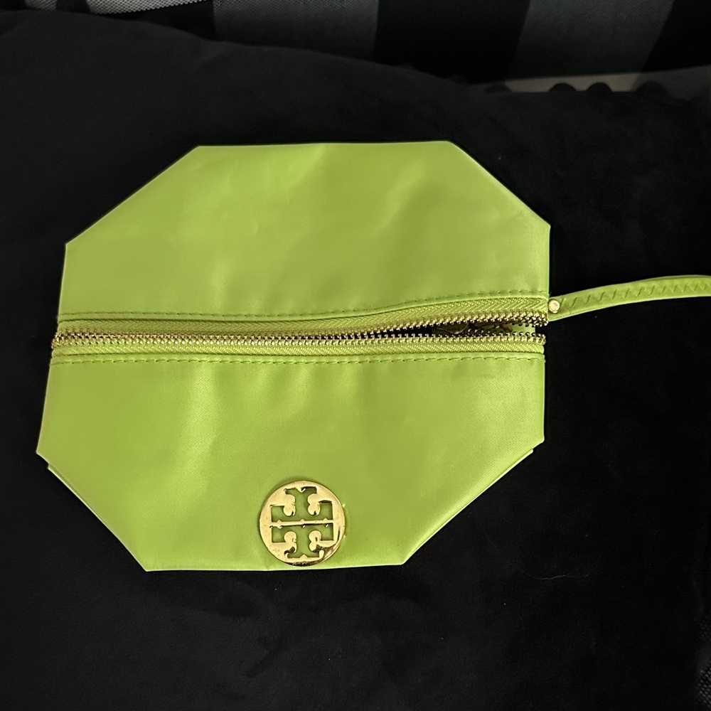Tory Burch Vibrant Green Cosmetic Case - Picture 10 of 12